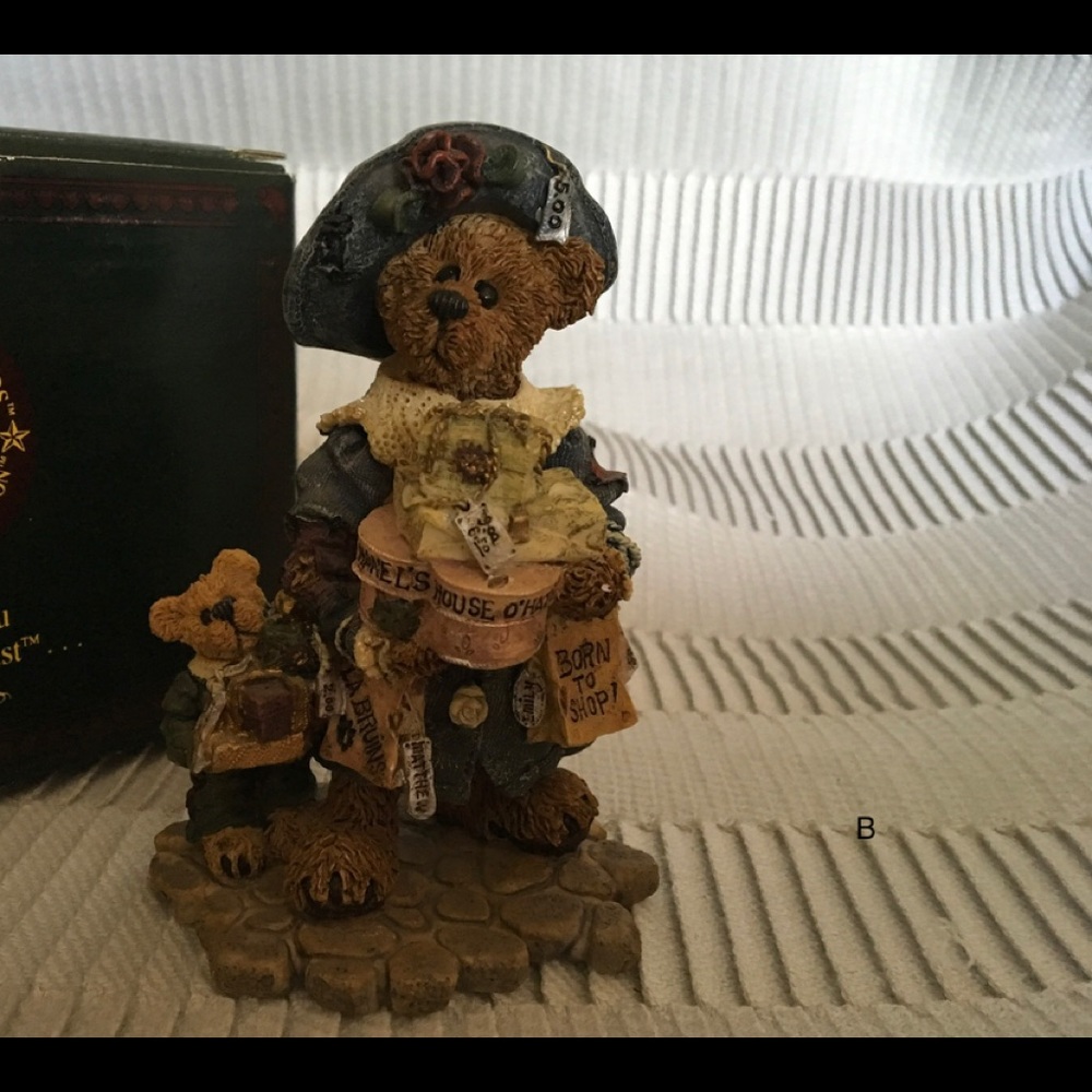 Boyd’s Bears Grace & Jonathan